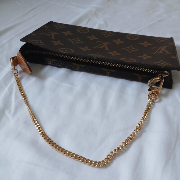 Louis Vuitton Accessory Zip Pouch w/ Removable Chain - Picture 6 of 16
